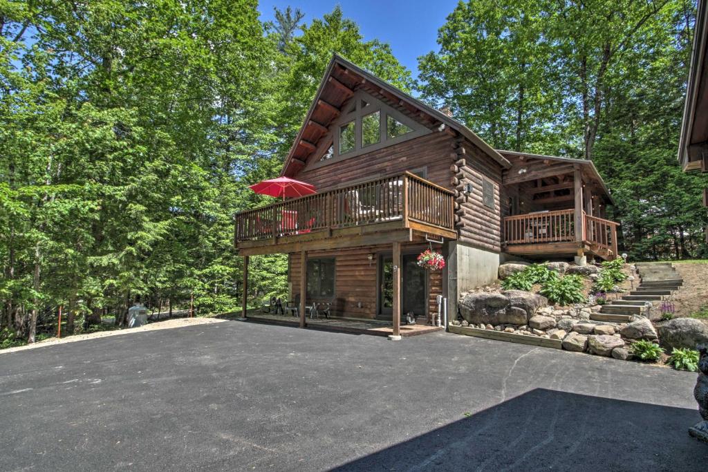 Updated Log Cabin Near Story Land and Dianas Baths! (Conway)