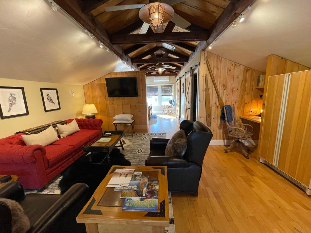 Echo Adventure's Yosemite Basecamp (Groveland)