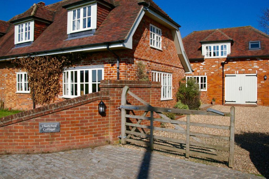 Thatched Cottage (Hungerford)
