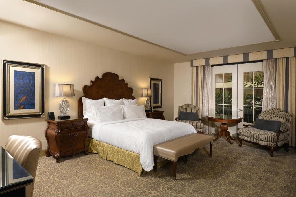 Woolley's Classic Suites Denver Airport (Aurora)