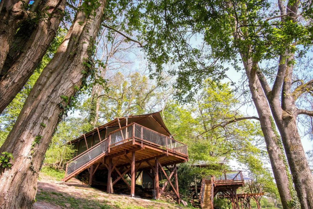 Riverside Safari Tent Glamping Hay-on-Wye