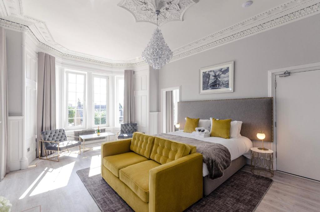 Sweeney Apartments & Rooms