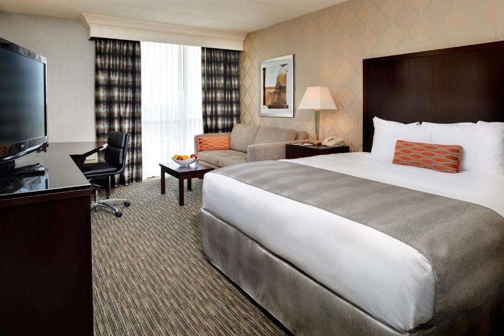 DoubleTree by Hilton Dearborn (Dearborn)