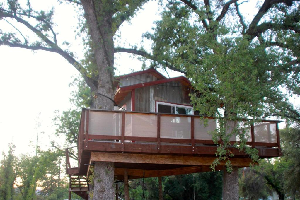 Hawk's Rest (Oakhurst)