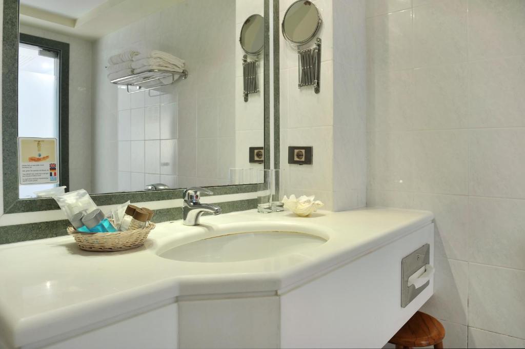 Possidi Holidays Resort & Suite Hotel (Possidi)
