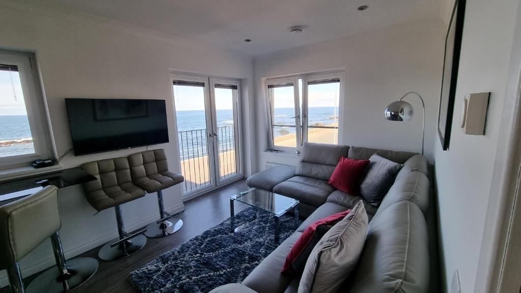 22 Waters Edge Banff (Banff)