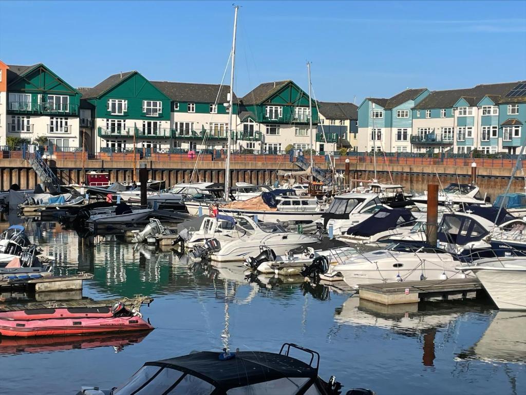 3 BEDROOM SEASIDE APARTMENT