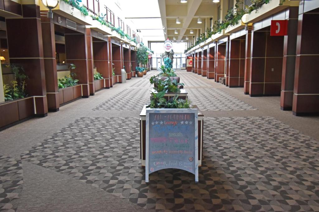 Canad Inns Destination Center Grand Forks (Grand Forks)
