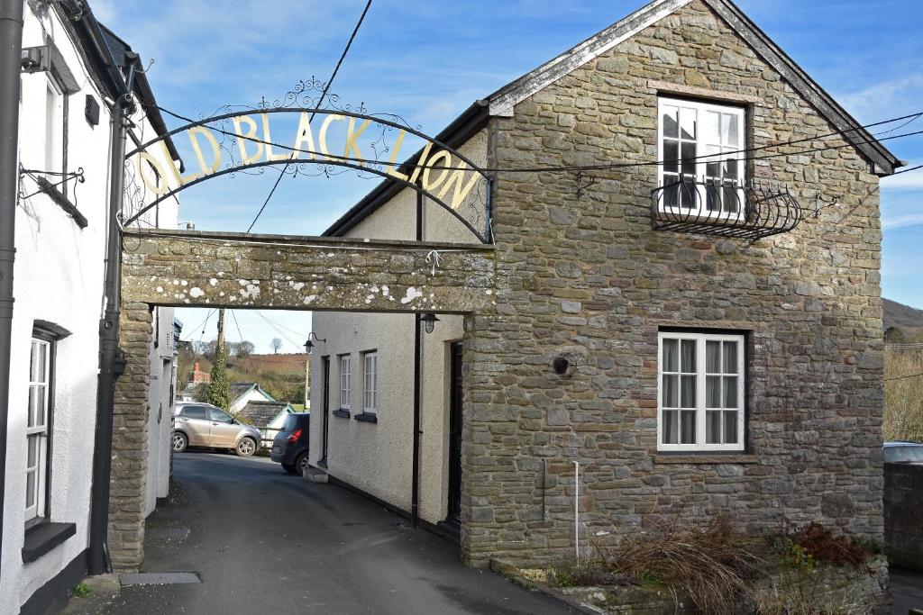 The Old Black Lion