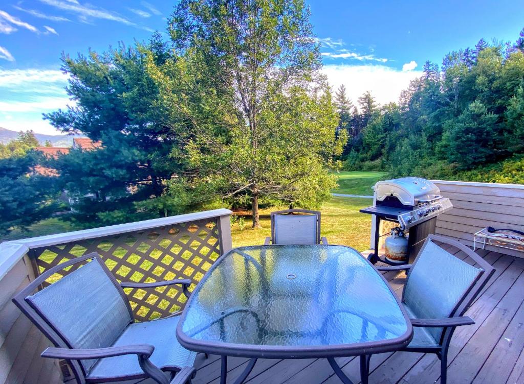 F6 Townhome with golf course and mountain views in Bretton Woods next to Mt Washington HotelF6 (Carroll)