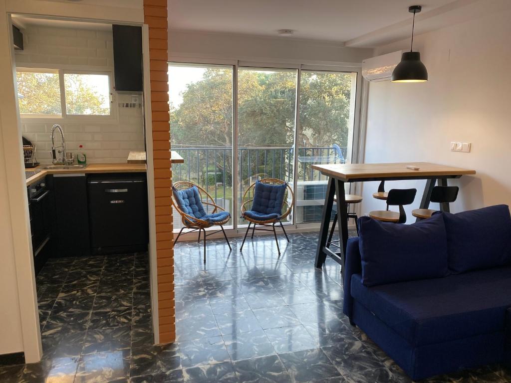Apartament per parelles reformat amb piscina