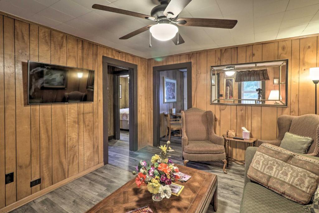 Hot Springs Home Less Than 1 Mi to Oaklawn Racing Casino!