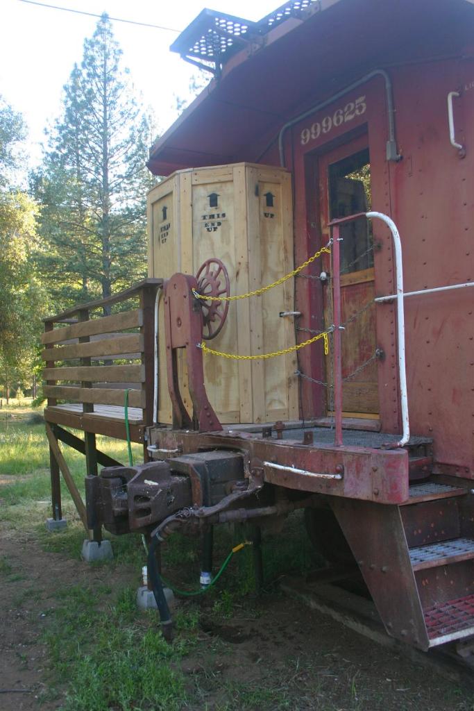Little Red Caboose (Oakhurst)
