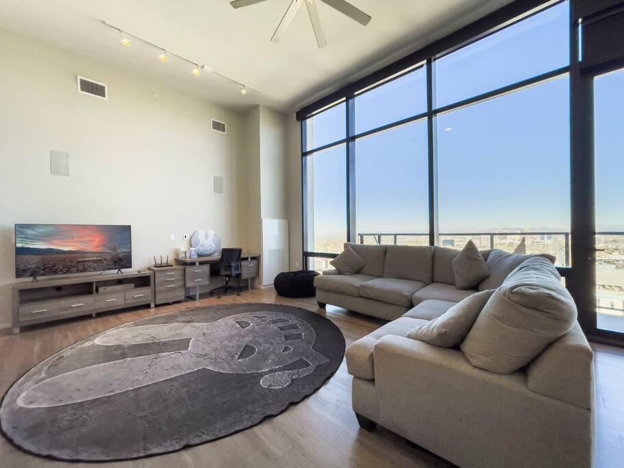 Sky Line Penthouse Downtown PHX