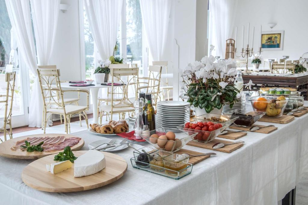 Il San Francesco Charming Hotel (Sabaudia)