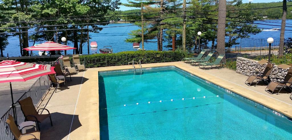 Birch Knoll Motel (Laconia)