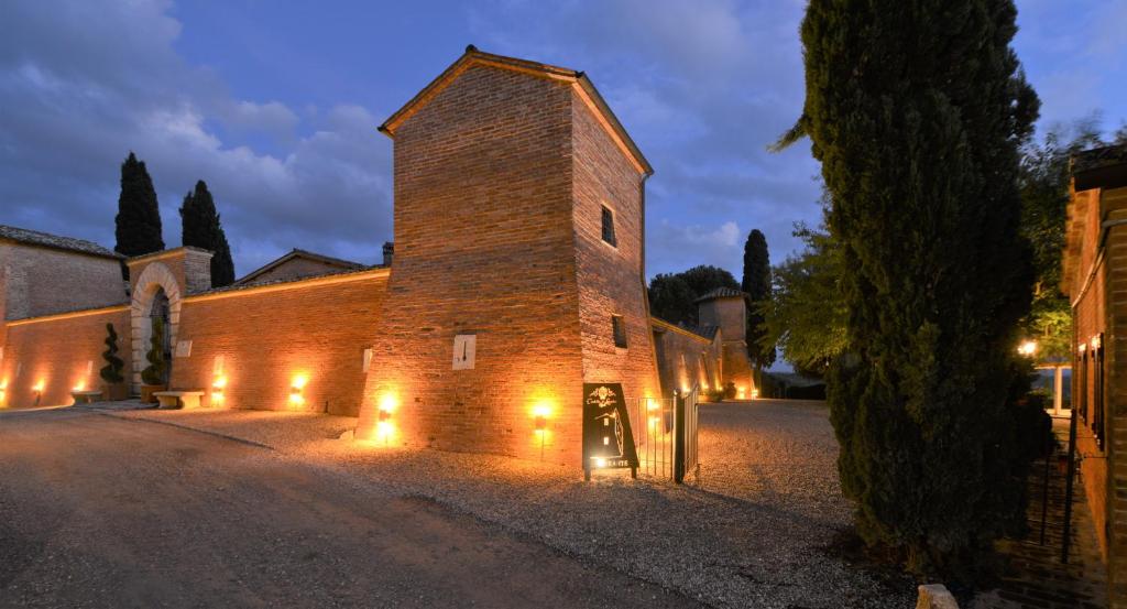 Castello di Leonina Adults Only