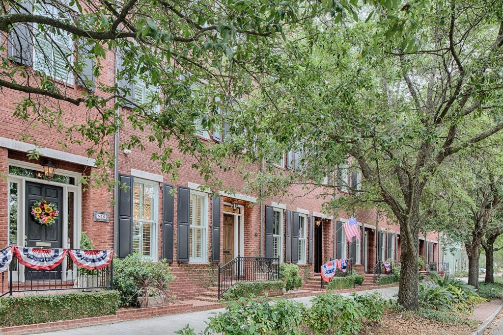 Liberty Street Redbrick Town and Carriage House