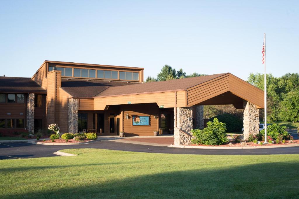 The Carlton Lodge (Adrian)