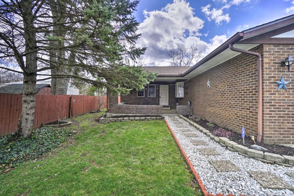 Delightful Tipp City Unit with Covered Patio! (Tipp City)