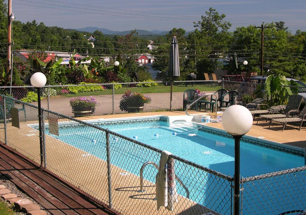 Bay Top Motel (Weirs Beach)