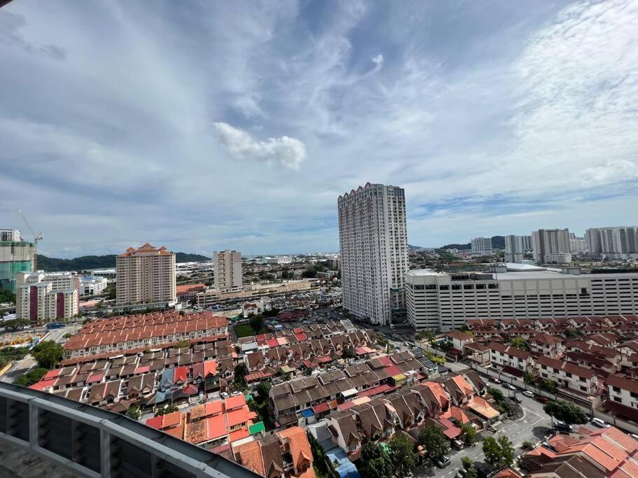 NEW 12 Pax 2BR 2 Bath near SPICE ARENA & USM & AIRPORT (Bayan Lepas)