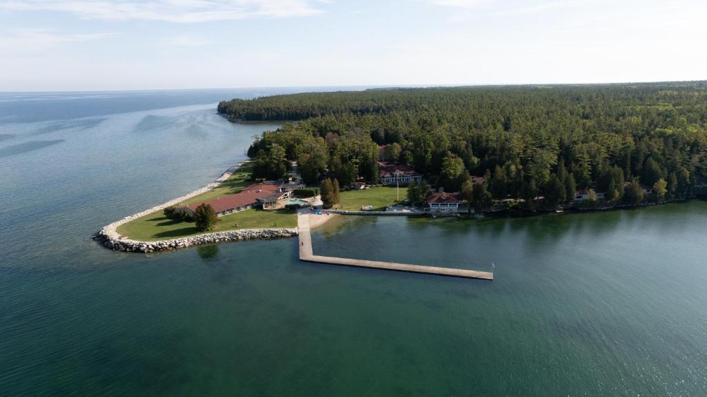 Gordon Lodge (Baileys Harbor)