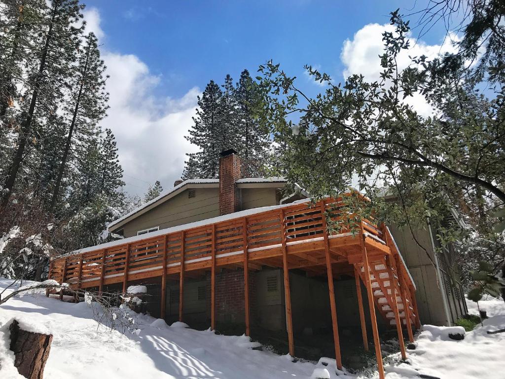 Voyager (Oakhurst)