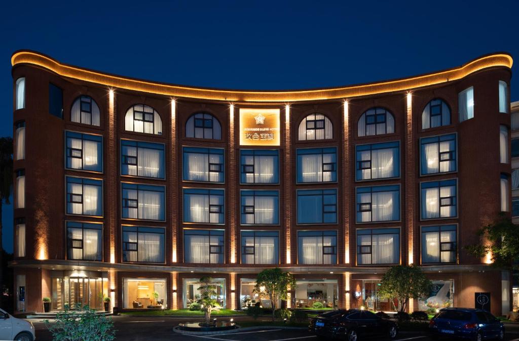 Join Hands Bless Hotel