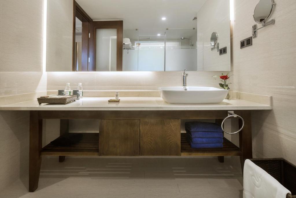 Sanya Yalong Bay Villas & Spa