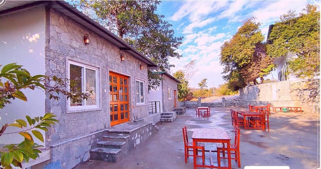 Takhat Villa by Stotrak Hospitality