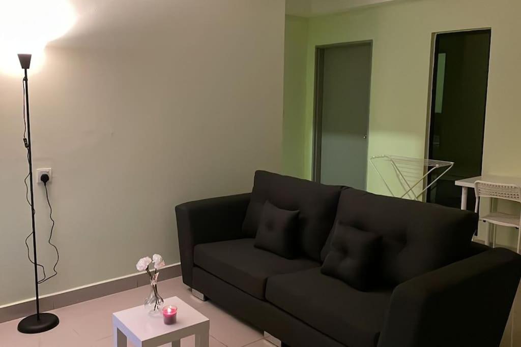 HA2005 - 2 bedroom - Cyberjaya- Hyve- Wifi- Netflix- Parking