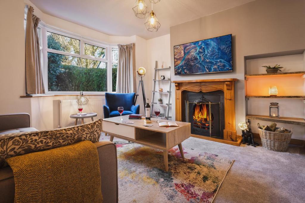 Ellerthwaite Place with Hot Tub Windermere
