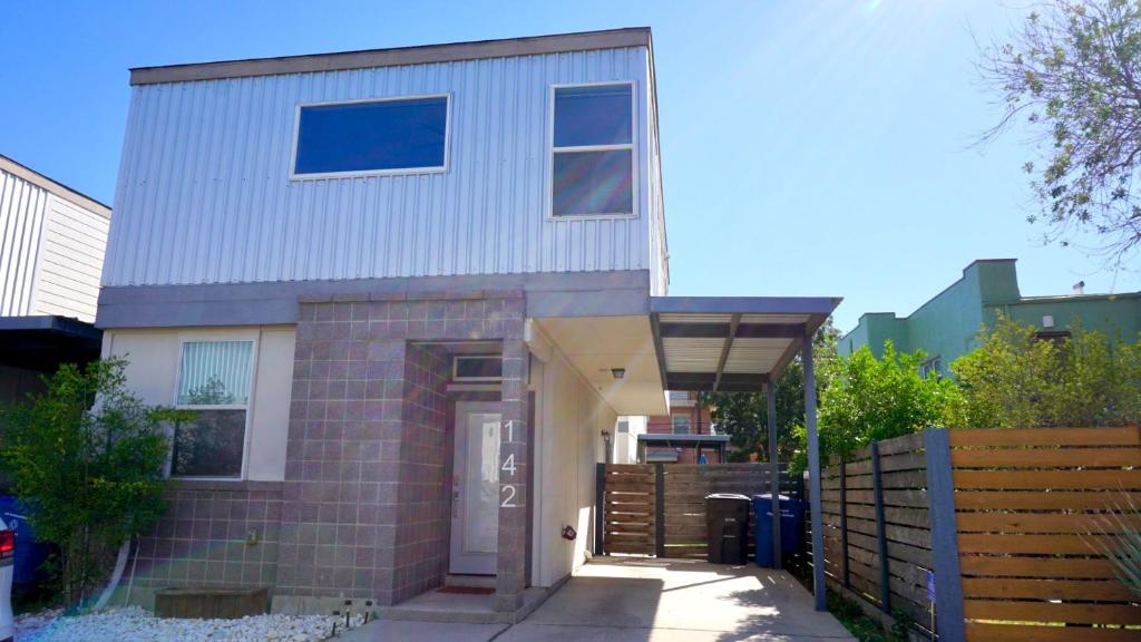 Family-Sized home in a closed community