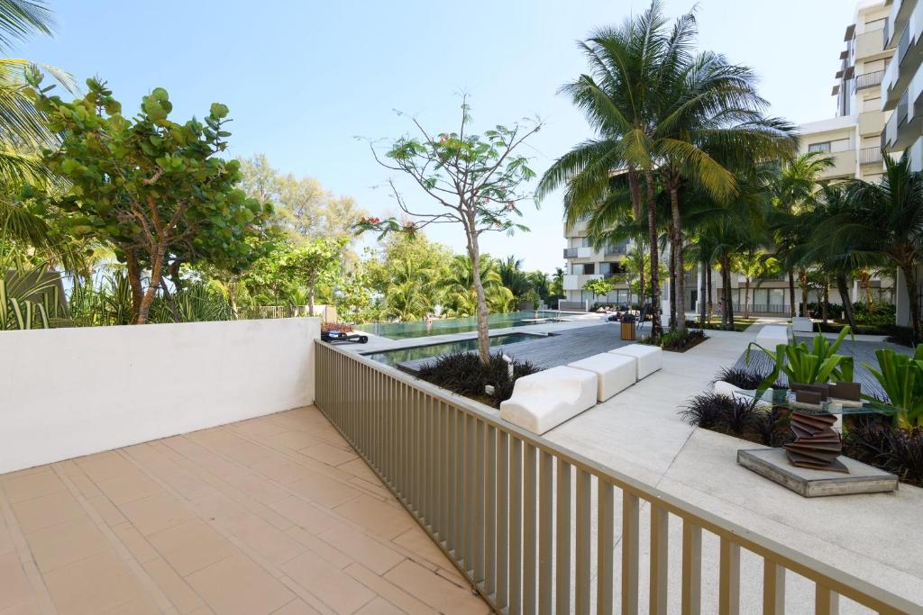 By The Sea Beach Front Apartment