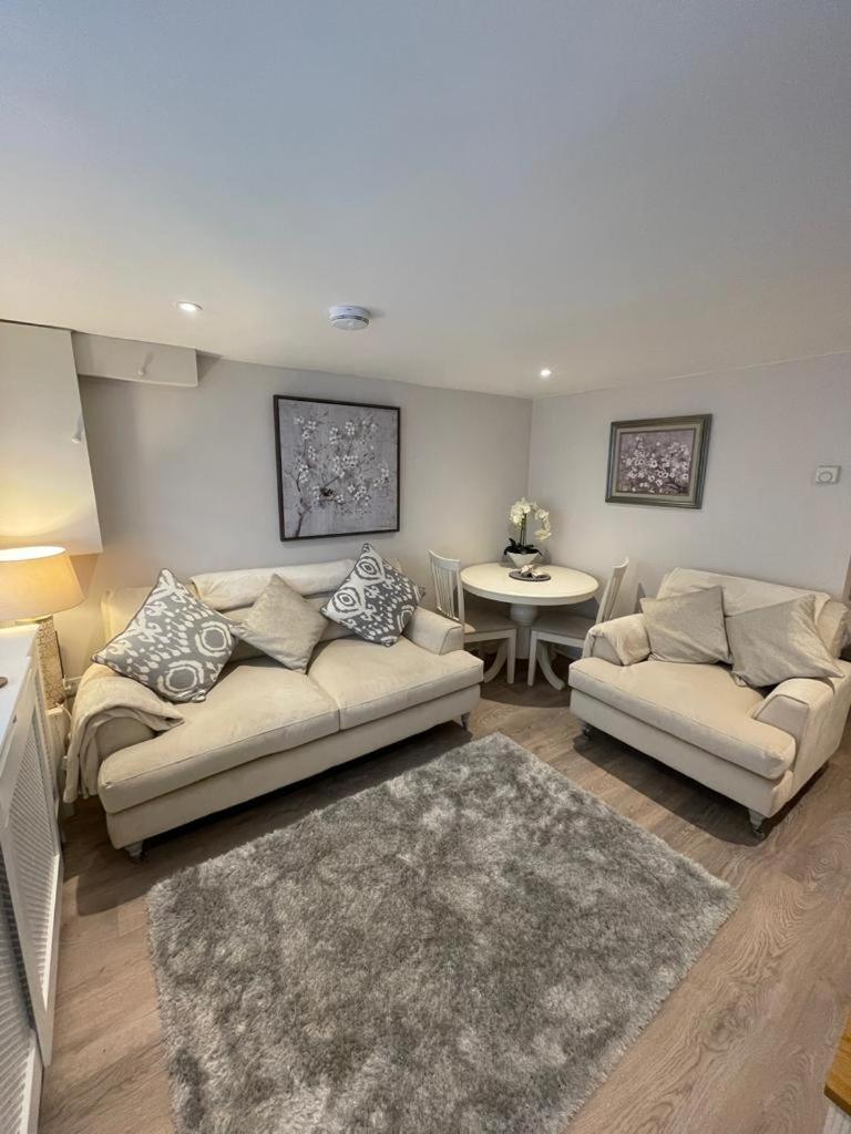 Dancy Mews Over 30's Only apartment (Tavistock)