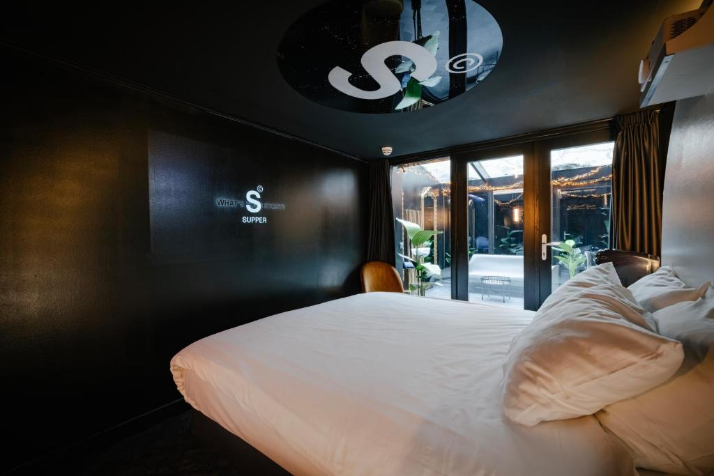 SUPPER Hotel
