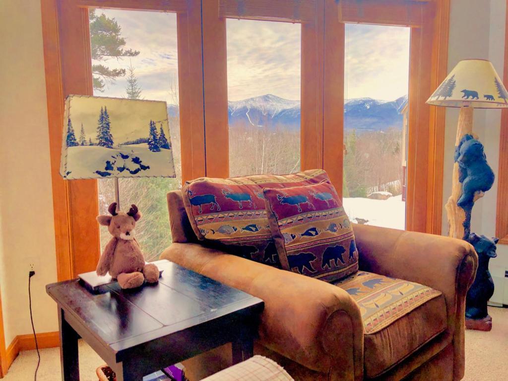 C6 Beautiful views from this Crawford Ridge Townhome a short walk from the slopes (Carroll)