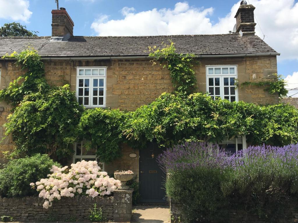 Wisteria Cottage