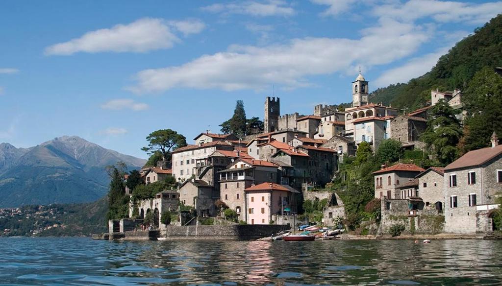 Casa Rosa (Dervio)