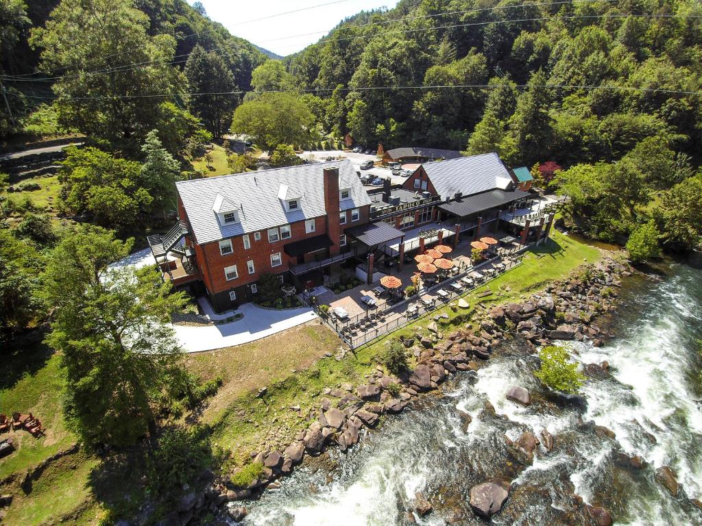 Historic Tapoco Lodge (Tapoco)