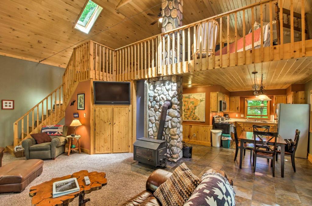 Trout Lake Cabin with Private Dock (Grand Rapids)