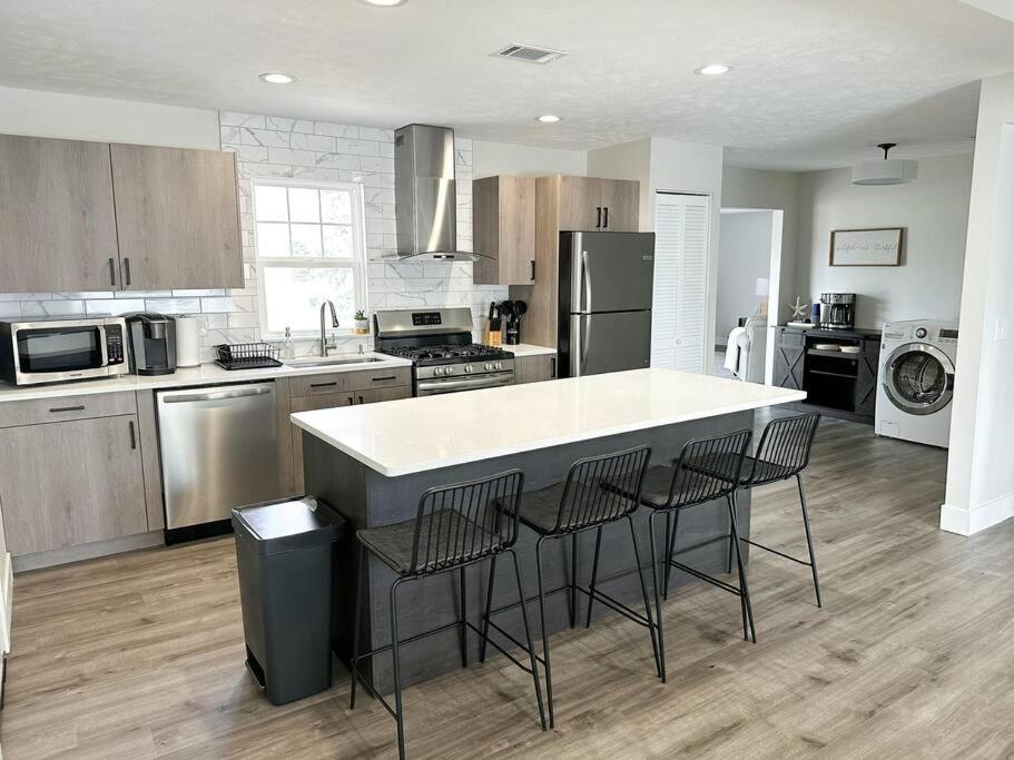 Modern 3 bed 1 bath Home near downtown and UNL Lincoln (Lincoln)