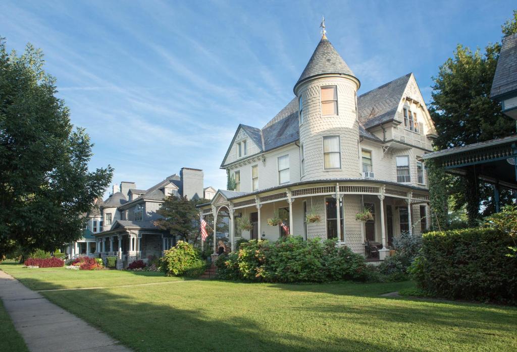 10 Clarke (Frederick)