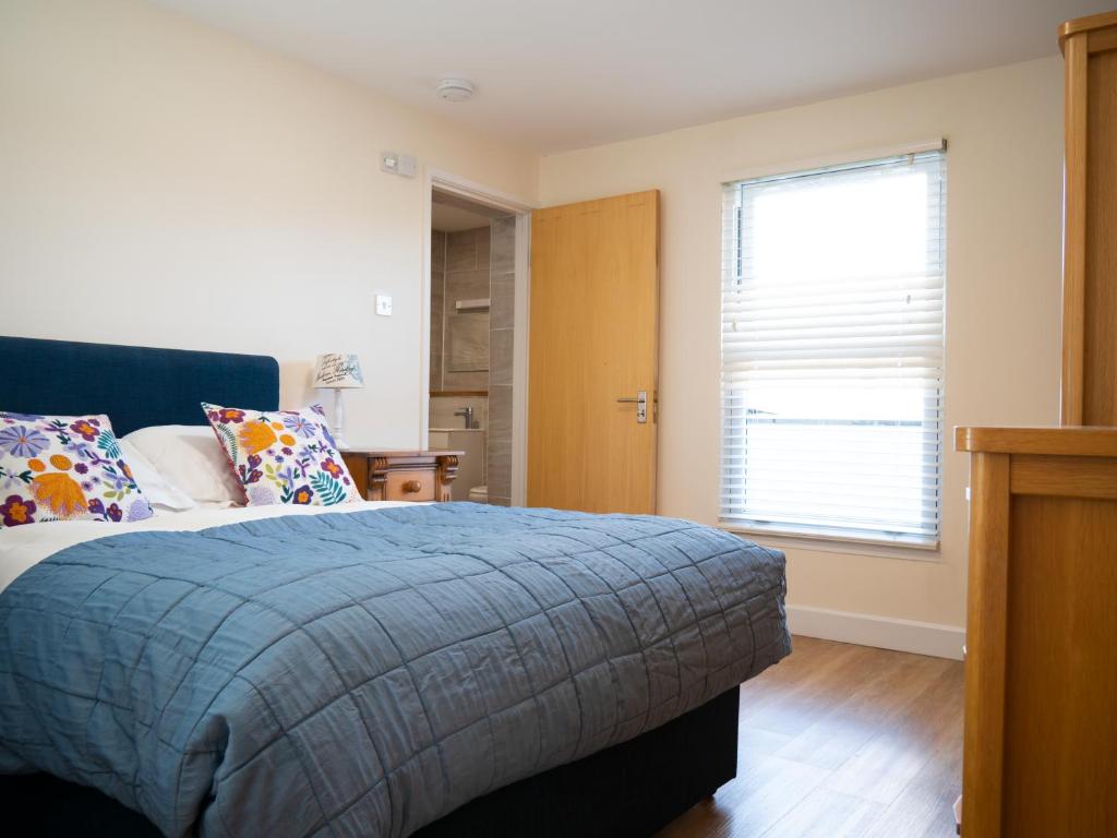 Ellingham Apartments (Vale)