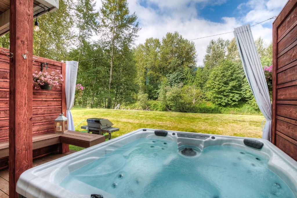 Moon River Suites #4 (North Bend)
