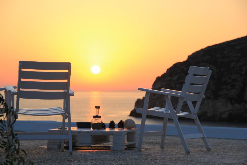 Flora's Apartments (Apollon)