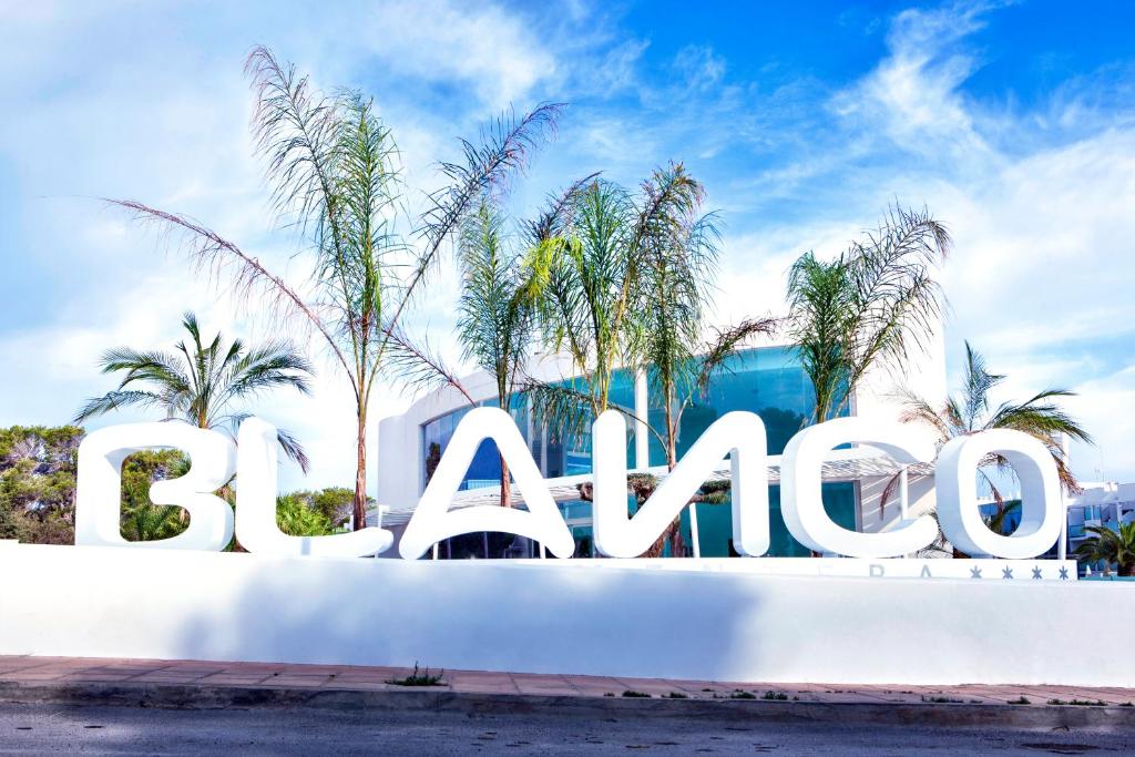 Blanco Hotel Formentera (Es Pujols)