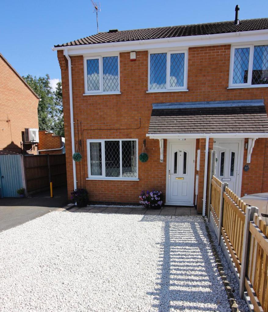 Hinckley Home Sleeps 6 Complete house