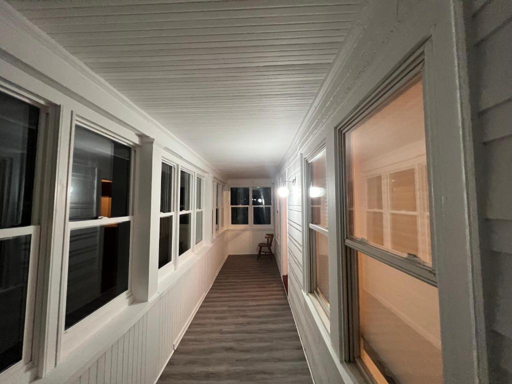 A new Renovated cozy three Bedrooms APT (Pawtucket)